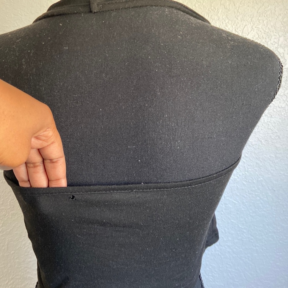 Halter top - Picture 2 of 3